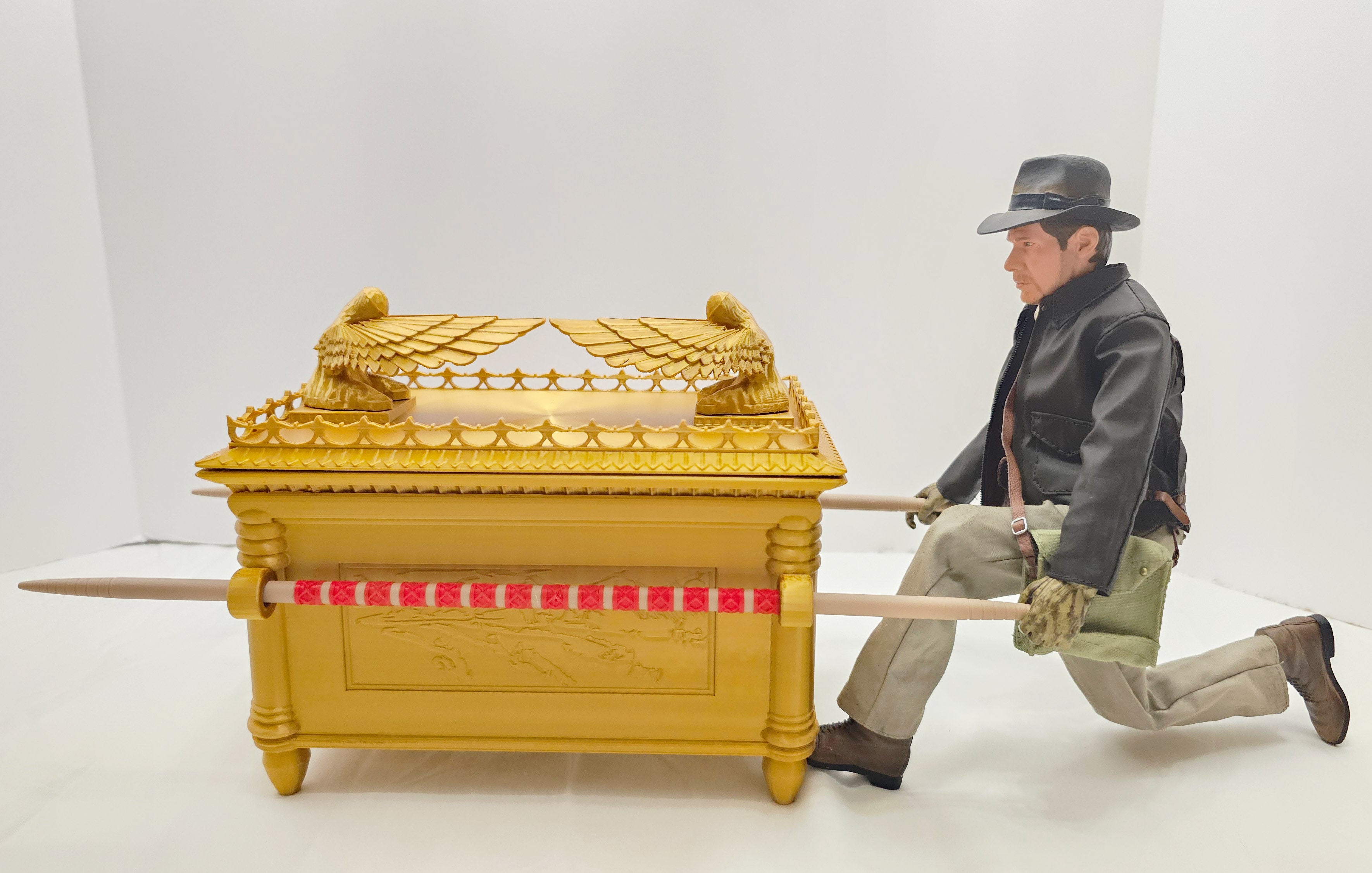 Sixth Scale Ark of the Covenant replica, Indiana Jones Raiders of the Lost Ark
