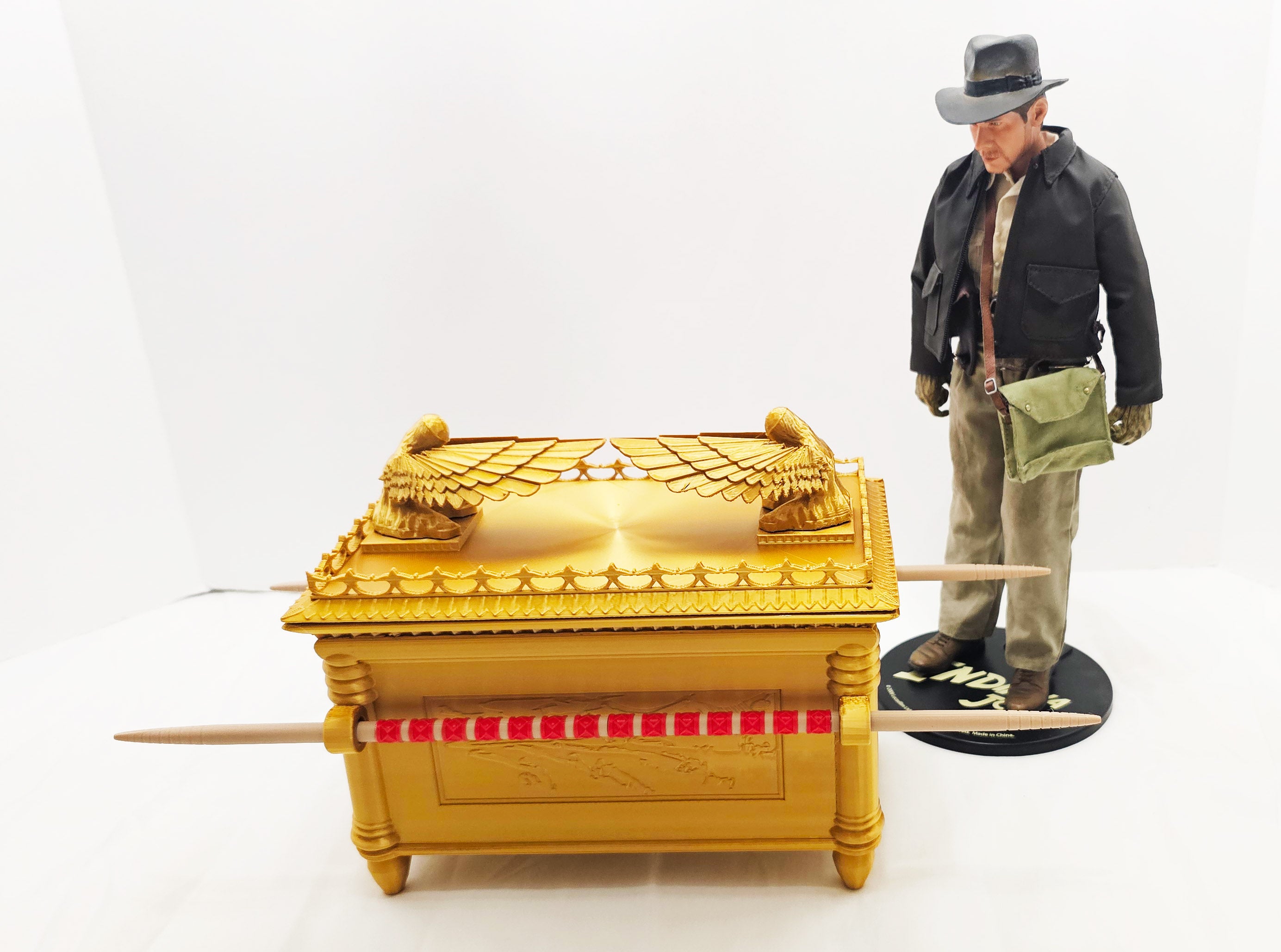 Sixth Scale Ark of the Covenant replica, Indiana Jones Raiders of the Lost Ark