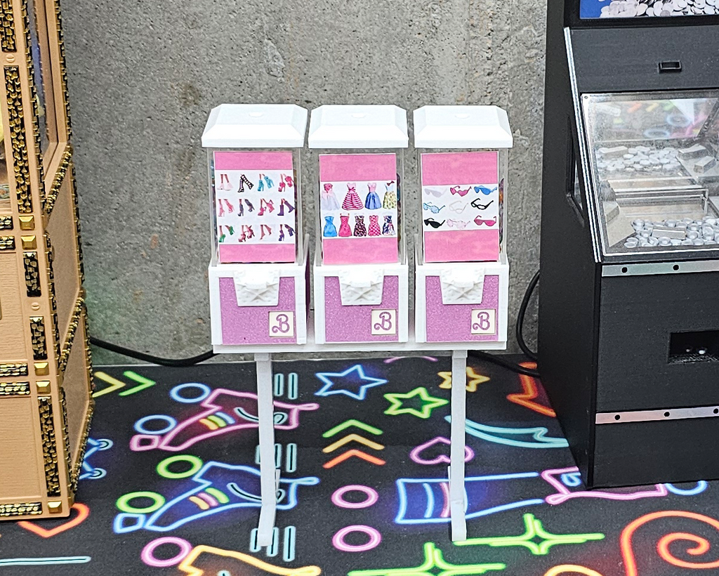 1:6 Scale Gumball / Prize Machine for 12" Figures. Scaled to Replicade / Barbie  8 Inches Tall