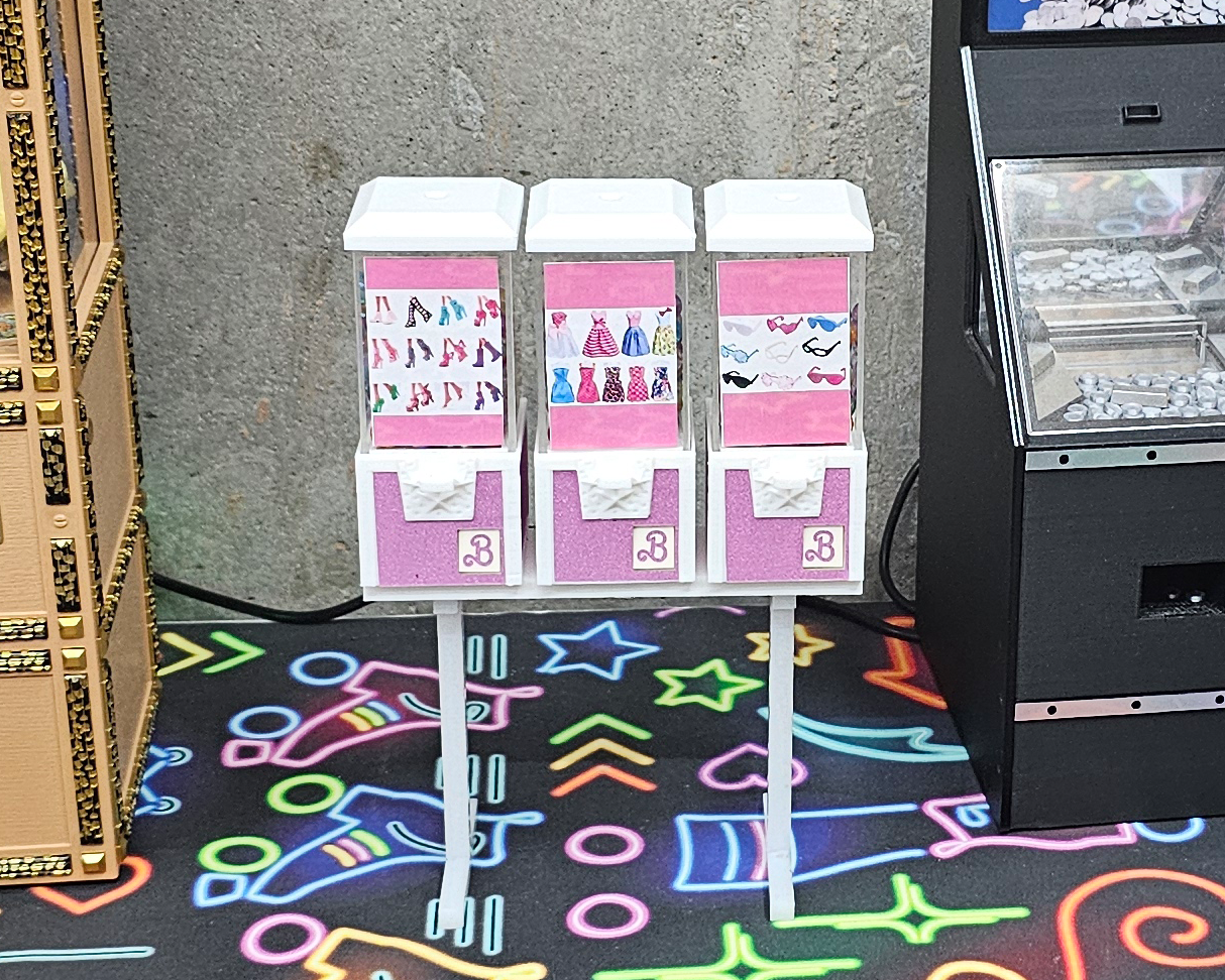 1:6 Scale Gumball / Prize Machine for 12" Figures. Scaled to Replicade / Barbie  8 Inches Tall
