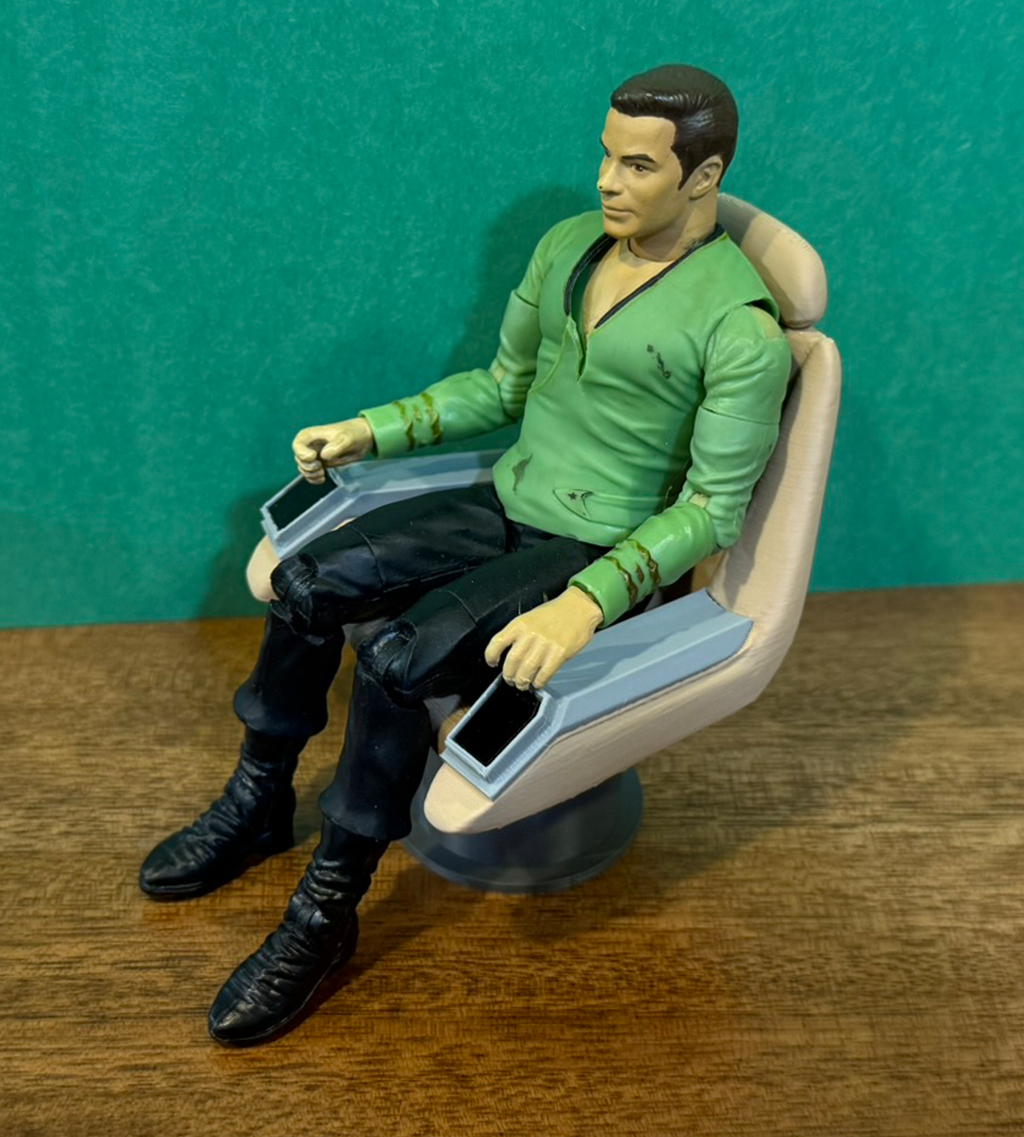 TNG Captain Garrett Chair. Display w Your Nacelle & 1:10th scale 7 Inch Figures