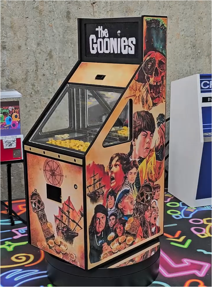 Sixth / 1:6 Scale Functional Coin Pusher. Displays with Replicade / New Wave Toys **See Drop Down Menu**