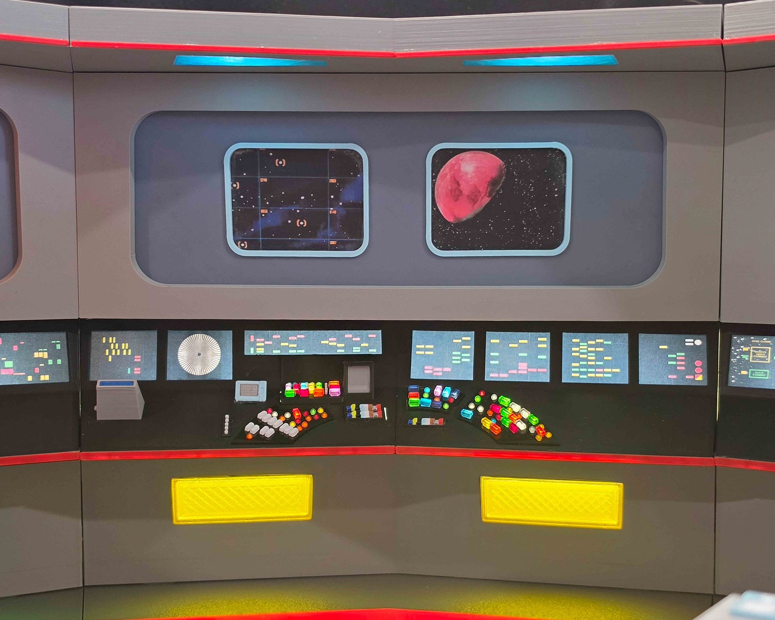Trek TOS Lit Bridge for Display with your Mego and other 8" Figures **Please Read Description**