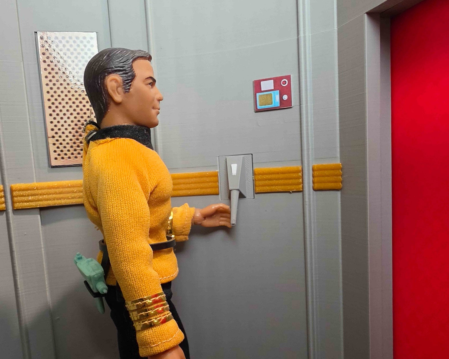 Trek TOS Lit Bridge for Display with your Mego and other 8" Figures **Please Read Description**