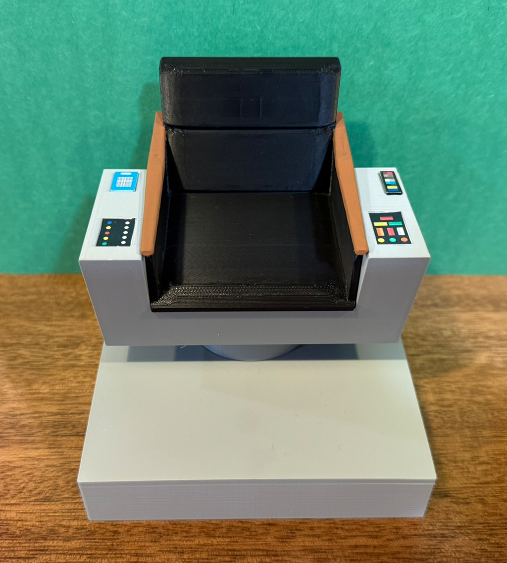 Lighted 1:10 Scale TOS Kirk / Archer Command Chair Displays with 7 Inch / Nacelle Figures