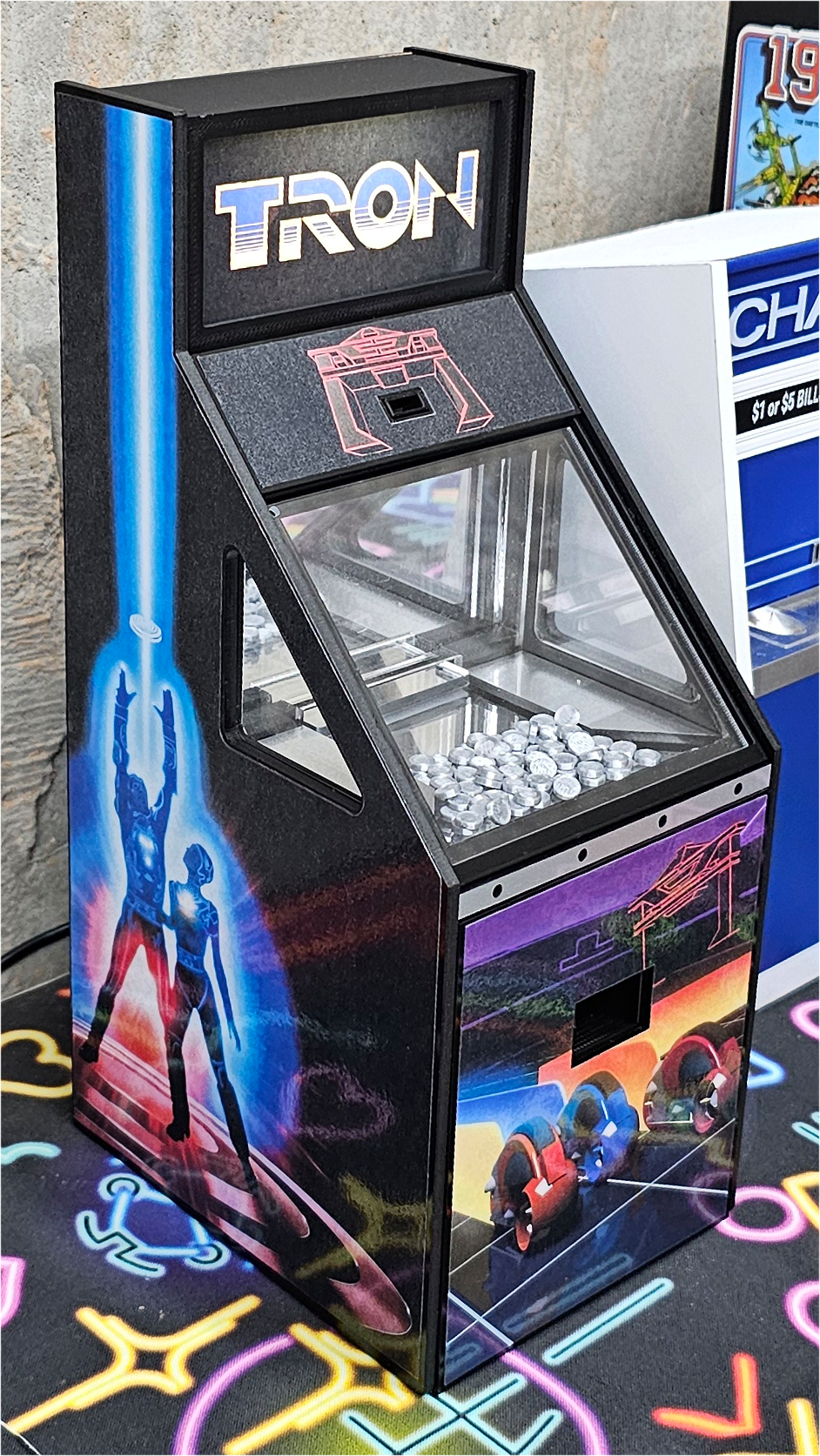 Sixth / 1:6 Scale Functional Coin Pusher. Displays with Replicade / New Wave Toys **See Drop Down Menu**